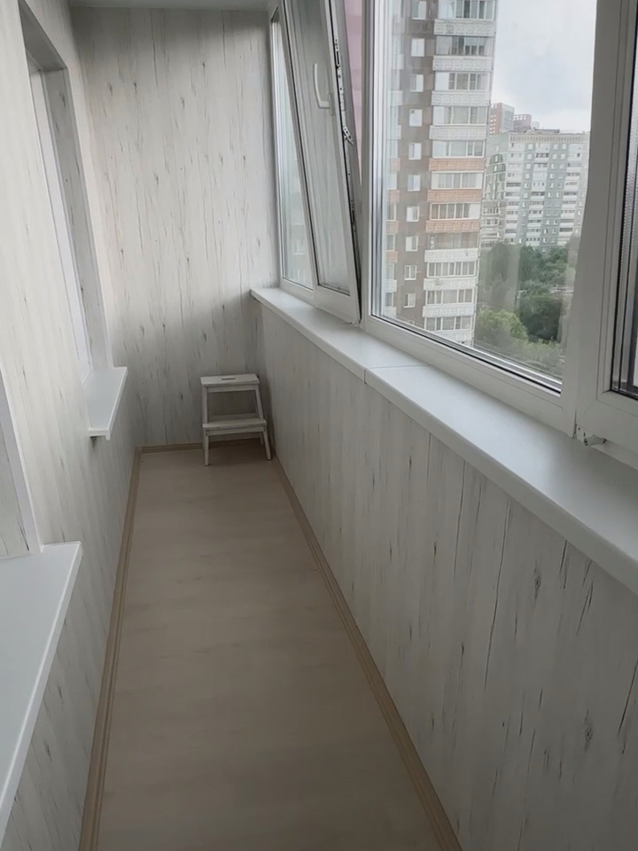 Лоджия с обшивкой МДФ панелями и теплым полом